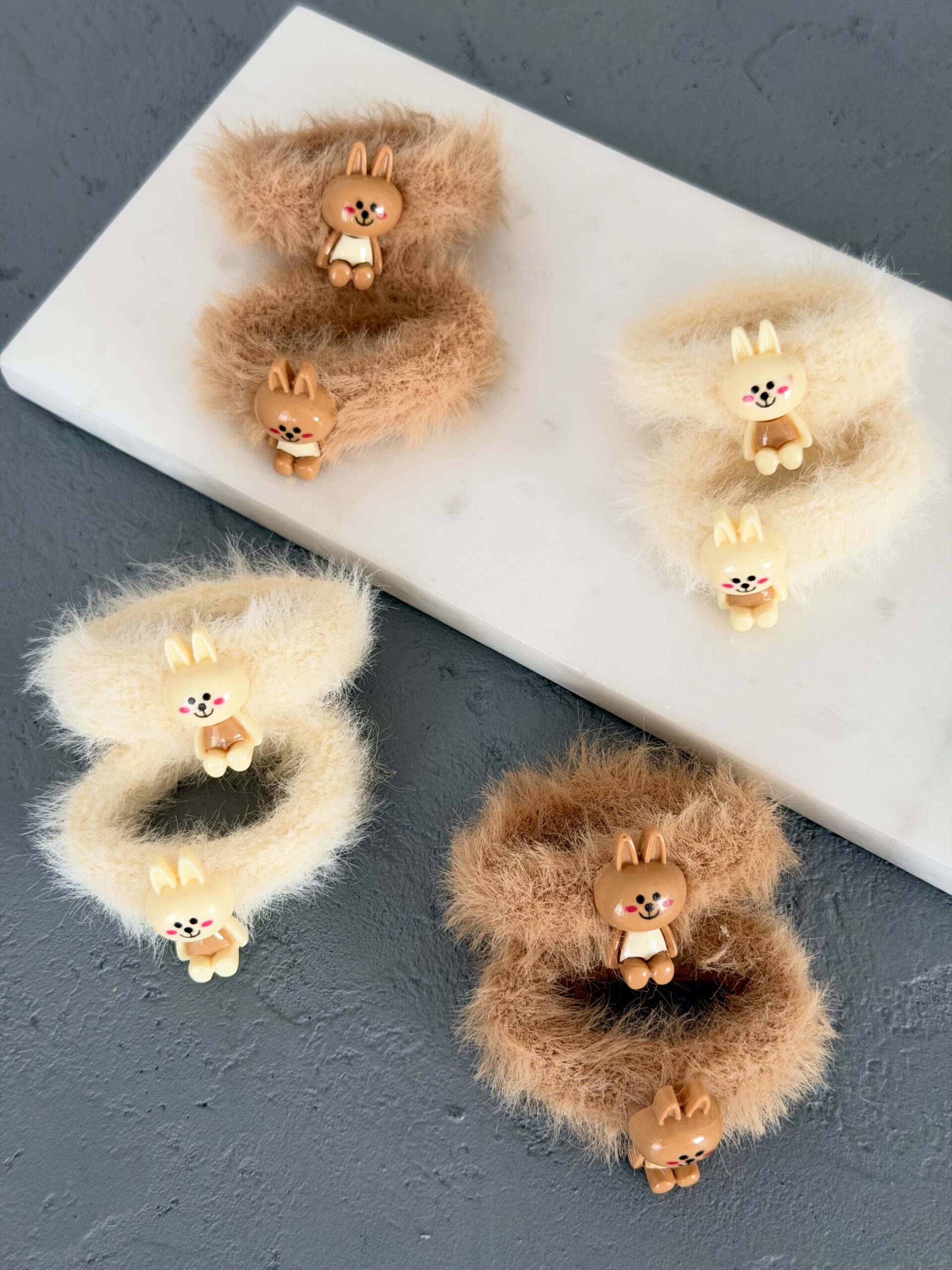 IMG_8220 Tavşan Detaylı Peluş Lastik - Görsel 1